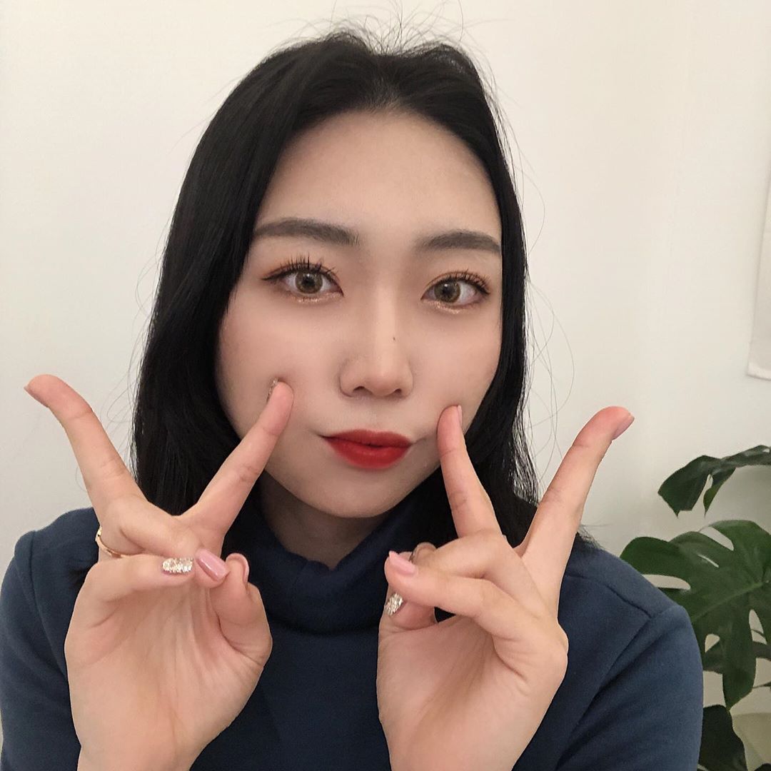 은 하(23) on Instagram: “[ 광주 속눈썹 펌 맛집 여기 웨 않 가 ? ] ⠀ 예약 시간보다 30분 늦게 갔는데 사장님께서 괜찮다고 해주시고 도착하자마자 밖에 춥지 않냐고 걱정해주셨다🥺 ⠀ 내가 마지막 손님이라 바로 시술 들어갔는데 침대도 뜨뜻해서 노곤노곤 잘 뻔,,☺️ ⠀…”