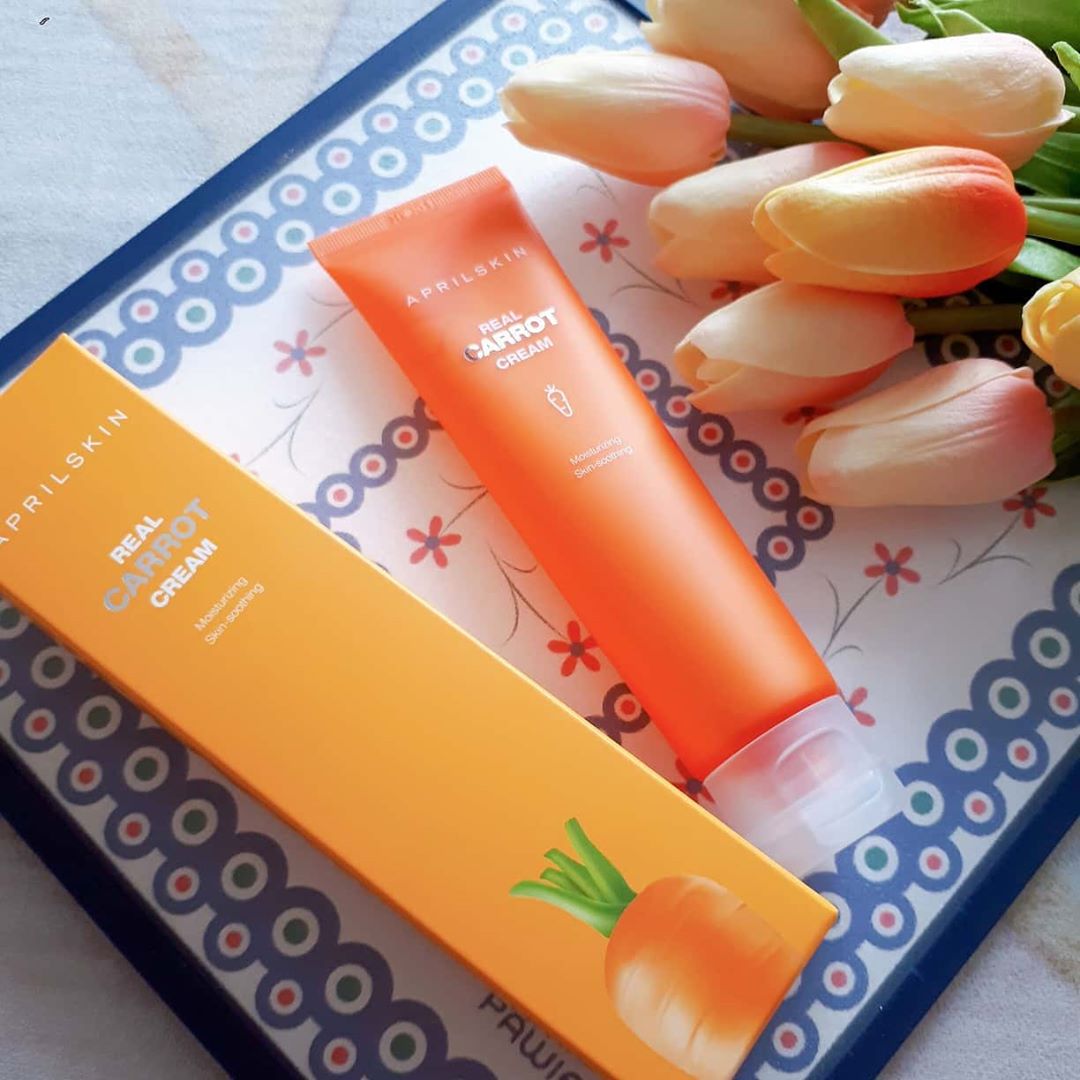 👑까꿍&똑똑👑 - 까똑맘👩‍👧‍👧 on Instagram: “패키지부터 주황주황한 당금크림🥕 유기농 제주 당근을 원재료로 사용했대요. 크림 색상도 미황색인데 인공색소가 아닌 캐롯 씨드 오일의 색상이 노란색이라 그런거래요.😊 크림이 무겁지 않고 빠르고 촉촉하게 흡수되더라구요. 손이 많이 건조했는데 바로…”