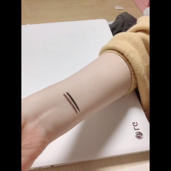 🌷전아리🌷 on Instagram: “미쳤다 지속력갑 아이라이너 등장 ㅋㅋㅋㅋㅋ#씨스터앤 #씨스터앤아이라이너 #씨스터앤붓펜아이라이너 #씨스터워터프루프아이라이너 #워터프루프아이라이너 #오래가는아이라이너 #아이라이너추천 #붓펜추천 #워터프루프 #롱래스팅아이라이너 #롱래스팅 #지속력장인…”