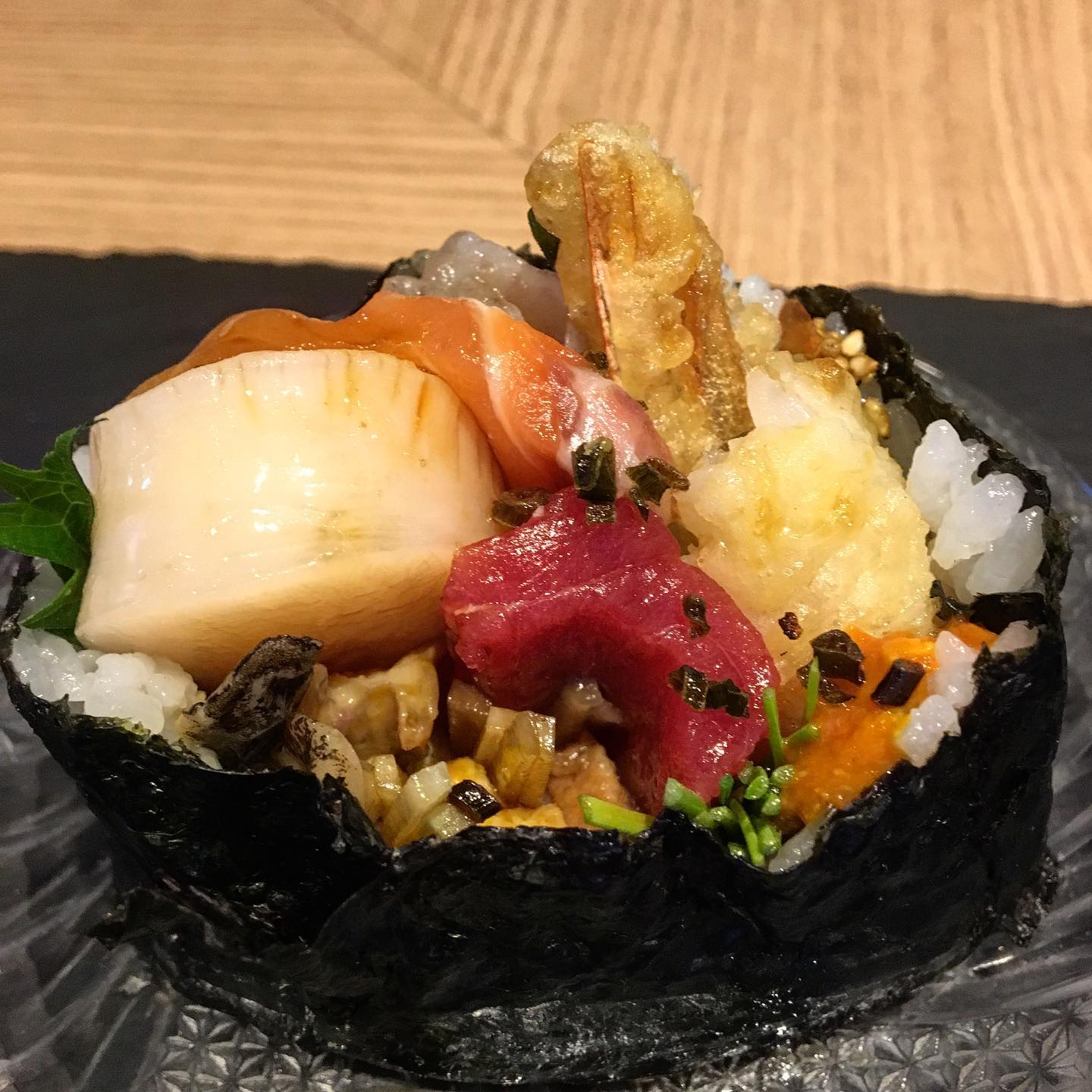 강동 오마카세 모루 🤪🍣
내 사람과 여유롭게 대화하며 식사하기 좋은 곳
매번 느끼지만 실장님의 요리에대한 열정이 느껴짐👍🏻👍🏻👍🏻 연구 또 연구 !
(초생강도 직접 맹글으신다함)
사진에 다 담지못해 아쉬울뿐
신선도는 물론 맛까지 다챙김 😭
⠀
#화이트데이 #데이트 #오마카세 #여기만한데가없어 #강동 #스시 #모루 #초밥 #맛집 #강동맛집 #먹방 #먹방스타그램 #먹스타 #초밥맛집 #스시맛집 #데이트코스 #💕 #💯 #강동데이트 #스시모루 #디너