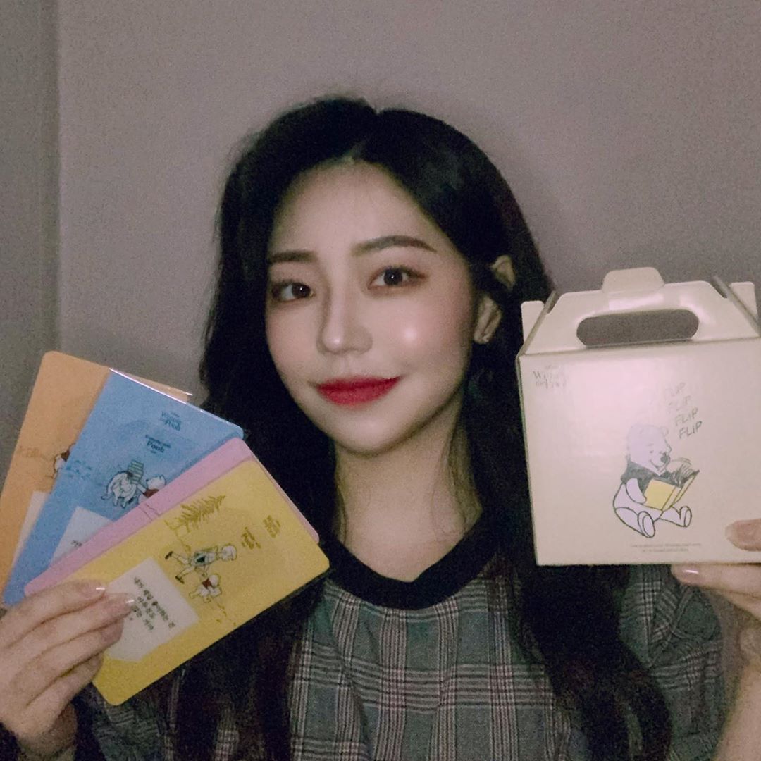 힂니 on Instagram: “나는야 행복한 사람 ❁ ˘◡˘ ❁
https://everydaypooh.com

#2020에브리데이푸 #에브리데이푸 #EverydayPooh”