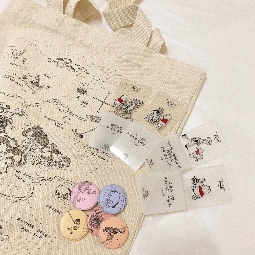 @hyezluv on Instagram: “2020에브리데이푸 캠페인이 돌아왔어요 !! 🧸💛 곰돌이 푸 뿐아니라, 통통 튀는 티거, 소심하지만 사랑스러운 피글렛, 우울하지만 다정한 이요르 매력있는 친구들도 함께 만나보아요!매주 다양한 이벤트와 선물을 들고 찾아갈 예정이니 자세한 내용이 더욱…”