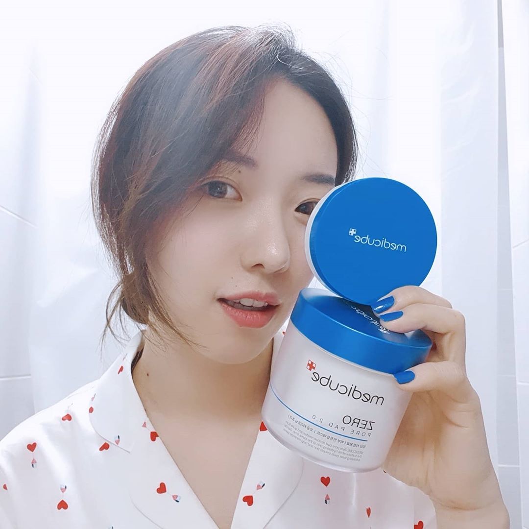 🥰 on Instagram: “재택 근무가 늘어나고 집에 있는 동안 시간이 남아서 피부 관리 시작함ㅋㅋㅋ(소비러의 변명🤦🏻‍♀️) 파워 지성에서 나이드니 수부지 복합성까지 넘어온 사람으로 피지,모공 고민은 아마 평생 가지 않을까 싶은데...ㅋㅋㅋ 추천템 발견! 사용한지…”