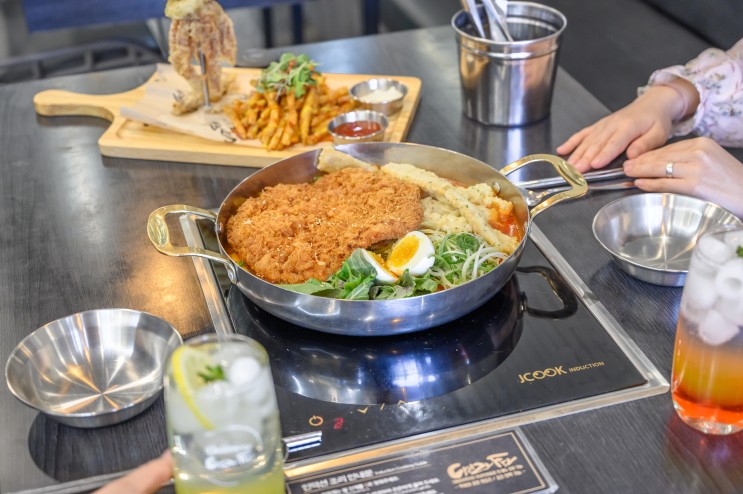 안녕인사동맛집 분위기좋은 펍에서 떡볶이 먹으러 크레이지후라이