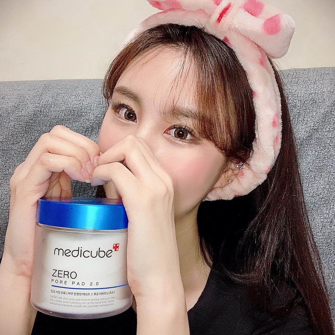 재  연 (🌞) on Instagram: “⇪요 제품 엄청 유명한 아이인거 모두 다 아시죵!? 11가지 임상을 완료한 모공 타이트닝 효과 제품인만큼 정말 전 후 효과가 엄청나요!!! 속 뚜껑과 집게가 포함되어있어 보다 위생적으로 사용가능합니다🙆🏻‍♀️ 휴대용기엔 패드를 최대 20장까지 넣을…”