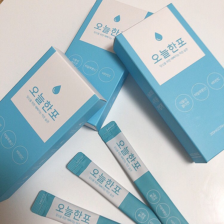 페 파 🧤 on Instagram: “모닝이브 오늘 한 포 💙 ⠀ 🏷 히비스커스에서 추출한 100% 식물성 콜라겐 🏷 맛있고 액상스틱으로 되어 있어 간편하게 복용가능해요 🏷 콜라겐외에도 히알루론산 비타민c 등 좋은 원료가 많이 들어가 있어요 ⠀ 히비스커스 맛이라 거부감 없어서 두포…”