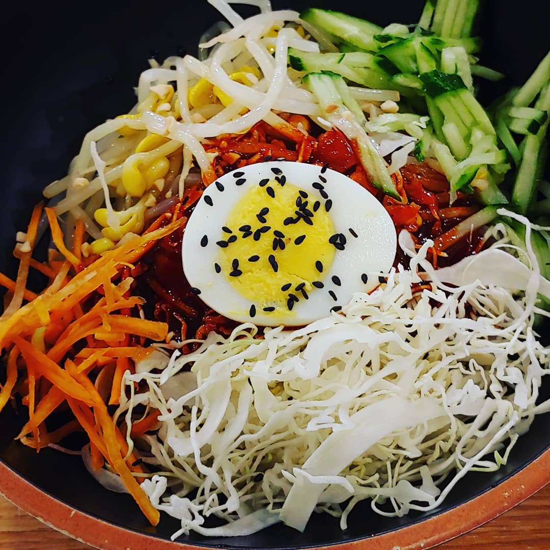 오늘은 새콤달콤 쫄면만들기!!!
맛나 맛나👍👍👍
.
#새콤달콤 #쫄면 #음식만들기 #팔로워환영 #맞팔좋아요 #선팔댓글 #데일리그램