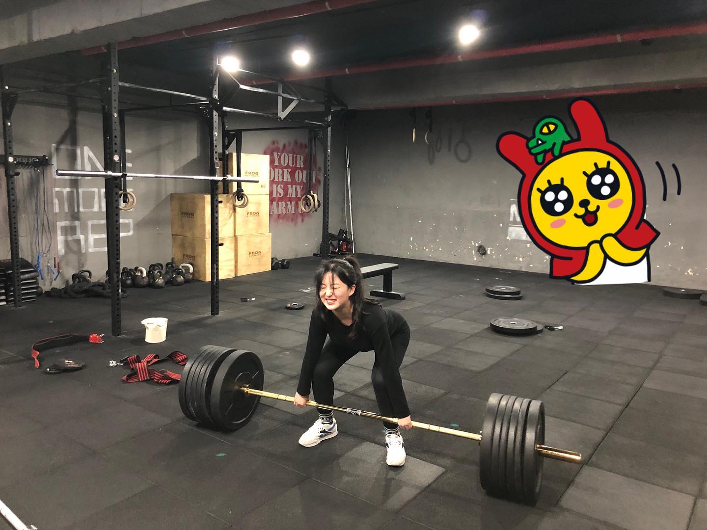 질렀다 이게바로 #돈지랄 #골드바벨 #데드리프트