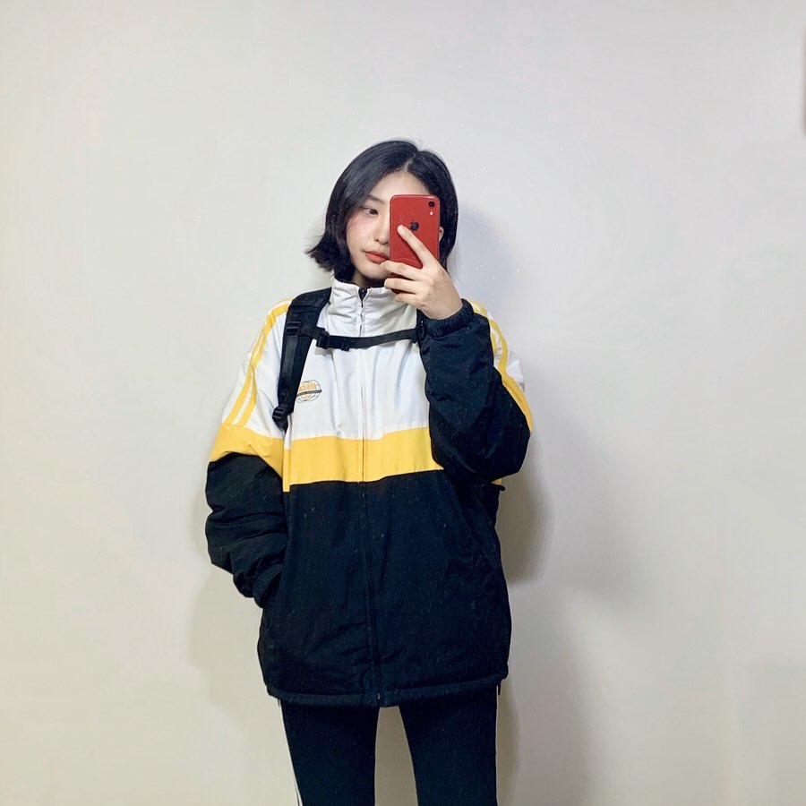 혜진 on Instagram: “가방은? 몬스터리퍼블릭의 무브먼트 백팩❤️🎒 ⠀ 수납공간을 세어보니 15개!!나 되는 가방! 그래서 그런지 진짜 수납공간 장난 아님ㅜㅜ 학생한텐 최고의 가방. 심지어 소재가 진짜 미쳐따 가방의 처짐을 방지하고 내구성 높일수 있는, 시중 판매되는…”