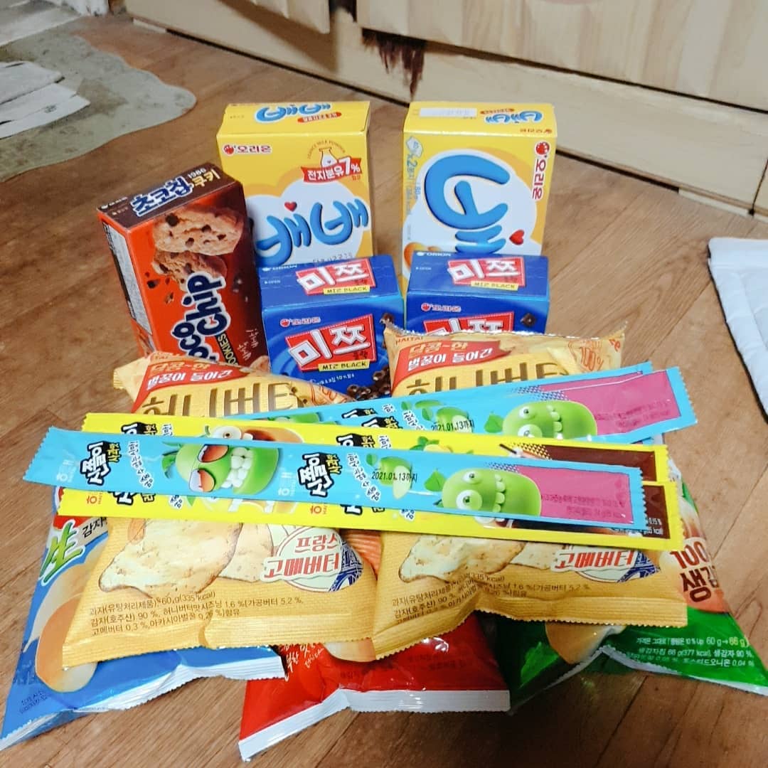 오늘도 만나서 좋았어💕
과자 선물 고맙쑵니다😍😍