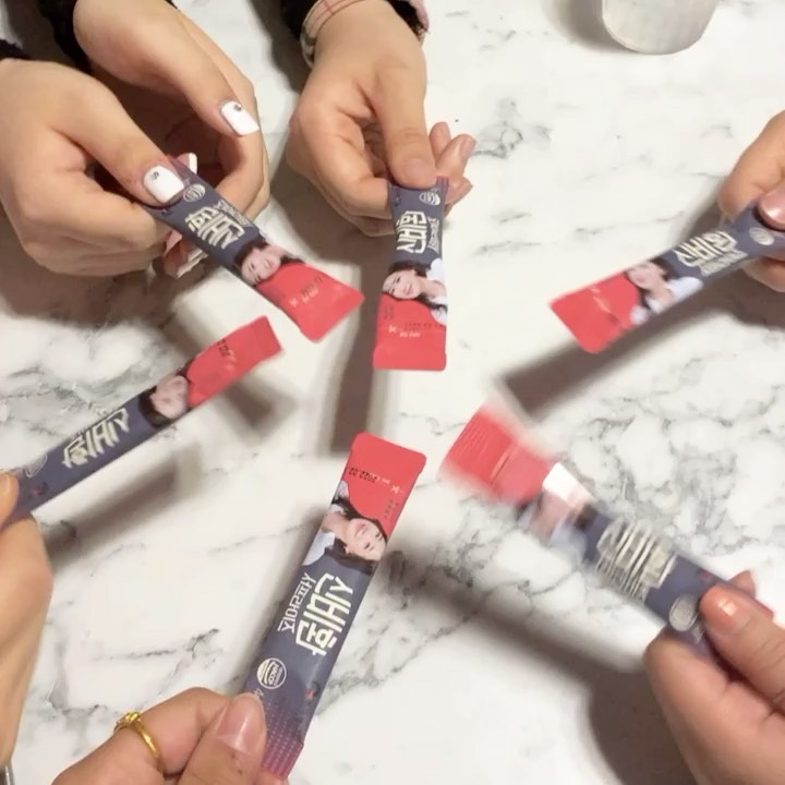승희 on Instagram: “음주 전후로 먹으면 다음날 신세계여서 술자리 갈 때마다 애들한테 다 나눠주는 중..🤭
약국에서도 쉽게 구매 가능해서 최고 👏”