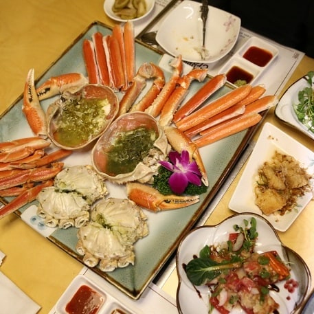 #감사의달 #부모님모시고 #대게코스요리
#핵맛좋은 #크래버대게나라강남점
#특a급 생물 대게가 수족관 그득~
#대게살 통통 #가성비 갑
⠀
대게코스와 다양한 사이드요리로
푸짐하게 강남외식하기 딱 좋은 곳
⠀
⠀
#강남맛집 #강남논현동맛집 #코엑스맛집
#압구정로데오맛집 #가로수길맛집
#강남역맛집 #도산공원맛집 #강남대게맛집
#강남킹크랩맛집 #강남랍스타맛집
#강남가족외식장소 #강남외식장소
#강남모임장소 #강남회식장소 #강남테이트장소#강남대게나라 #대게나라강남점 #크래버대게나라강남점