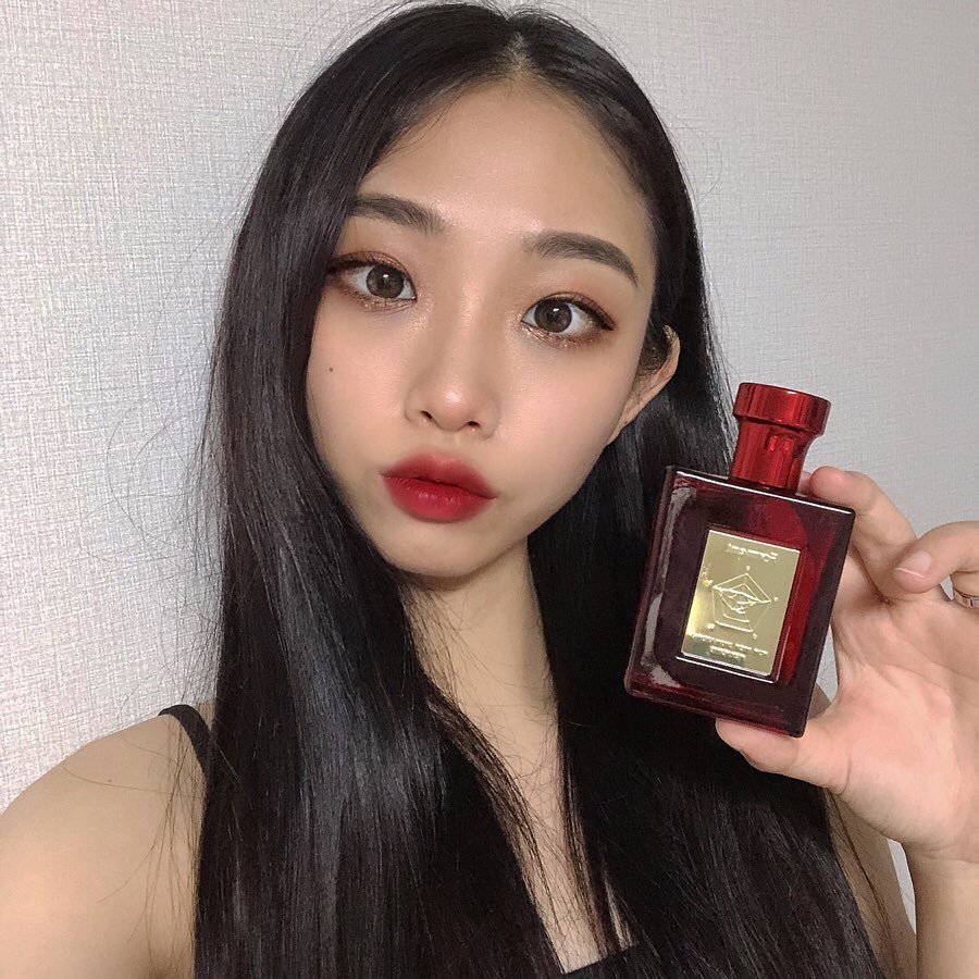 @222_love_ on Instagram: “요즘 핫해버리는 포맨트향수 ‼️ 남자친구 선물 주려 속는 셈 치고 사버린 향수인데 코튼 키스, 코튼 허그 둘 다 향이 너무…”
