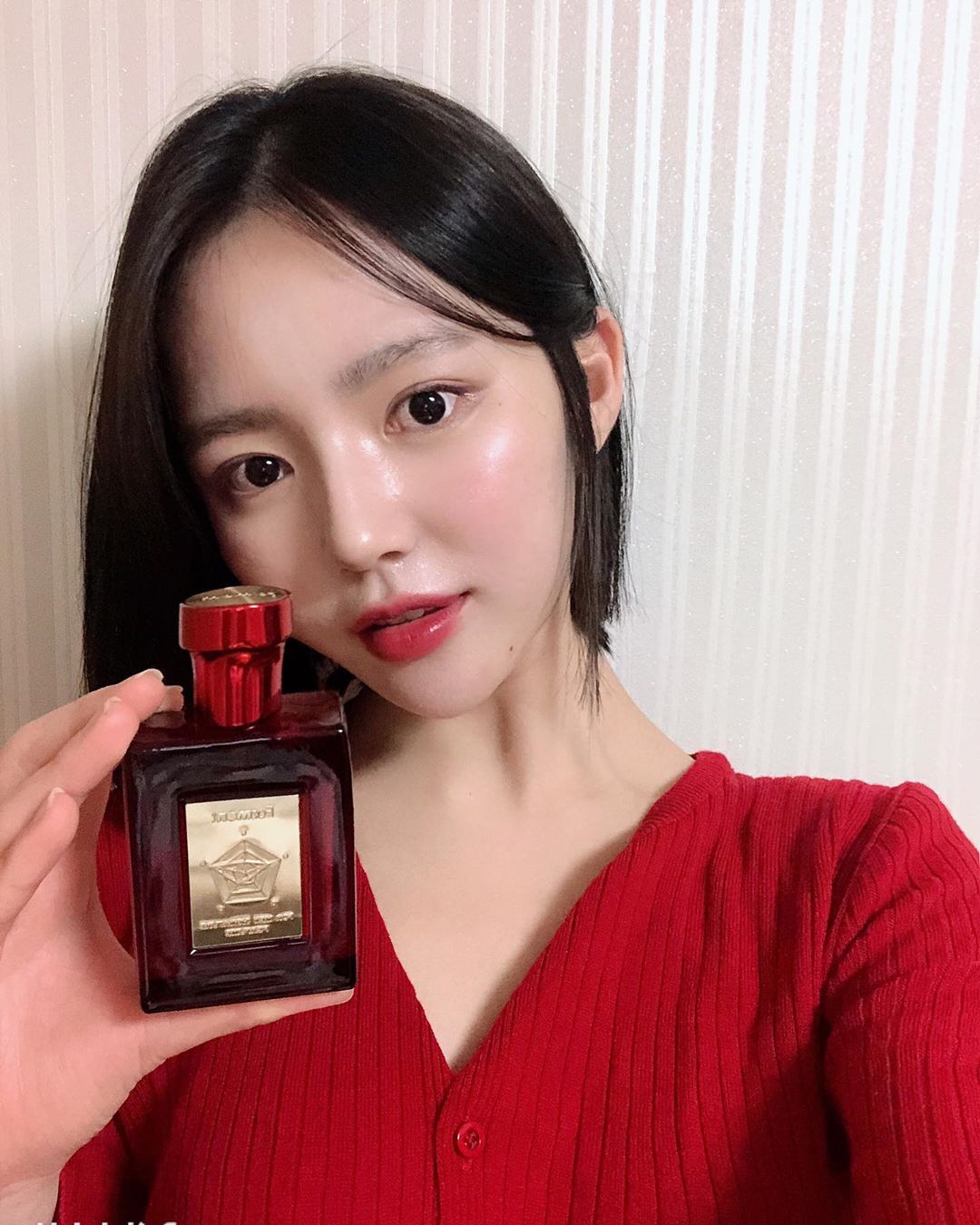 유갱 on Instagram: “옛날에 우연히 포맨트 코튼허그 향을 맡아보고 너무 좋아서 추천하니까 내 주변에 남자들은 다 포맨트로 갈아탈 정도로 좋은데 코튼키스도 한번 맡아보니 포근하고 따듯한 허그향과는 다르게 달달하고 섹시한 남성적인 향이라 좋다 ㅎㅎ 퍼퓸이라 지속력도 오래감👍…”