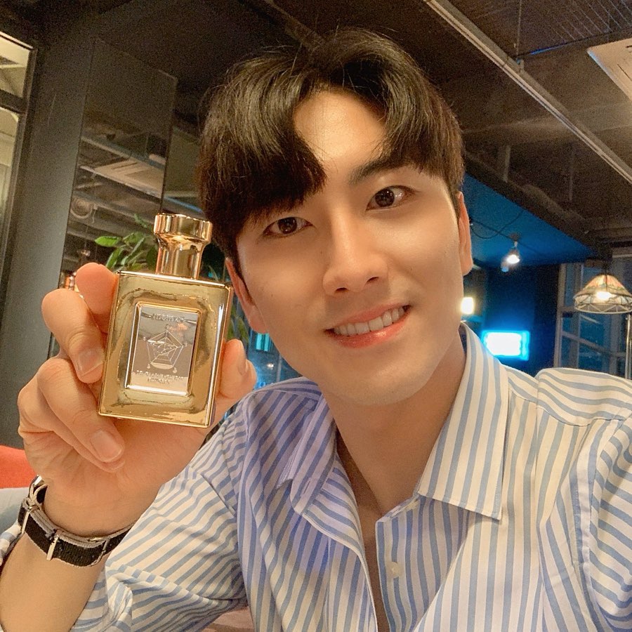 졍이 🐤 on Instagram: “포맨트 퍼퓸 두번째 선물 ♡ 저번에 선물한 향수가 너무 맘에 들어서 이번에는 고급스러운 패키징의 ✨포맨트 시그니처 퍼퓸…”