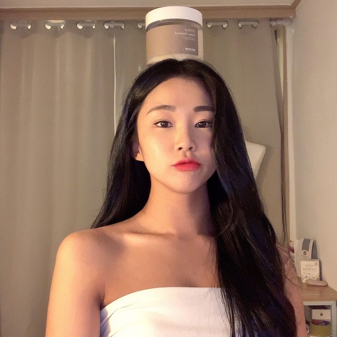 @soxjeong on Instagram: “#수분팩 #토너패드 
수분팩으로도 활용가능하고
피부에 저자극인 목화솜 토너패드
수분감 짱짱💜”