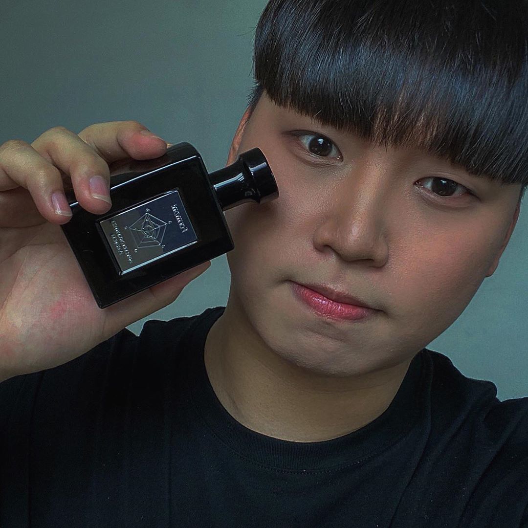 상진 (21) on Instagram: “포맨트 시그니처 퍼퓸 코튼허그🛁 누구나 알고 유명한 남자 향수 - 갓 샤워하고 나온듯한향 이성에게서 나는 가장…”
