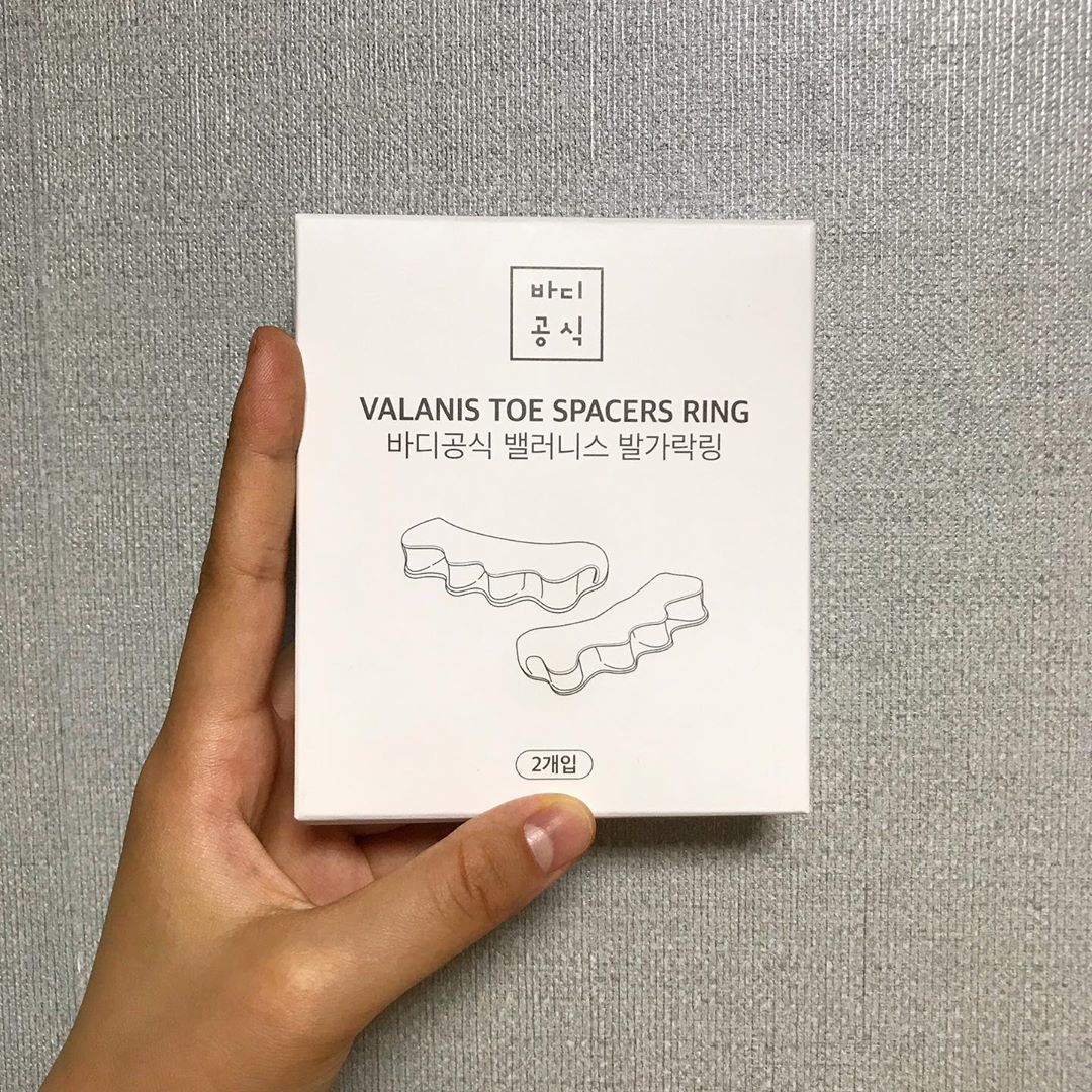 민서 on Instagram: “바른 걸음걸이를 걸을 수 있고, 올바른 자세를 유지! 
가벼운 운동시 착용 하면 운동효과 극대화🤭

#바디공식 #바디공식발가락링 #발가락링”