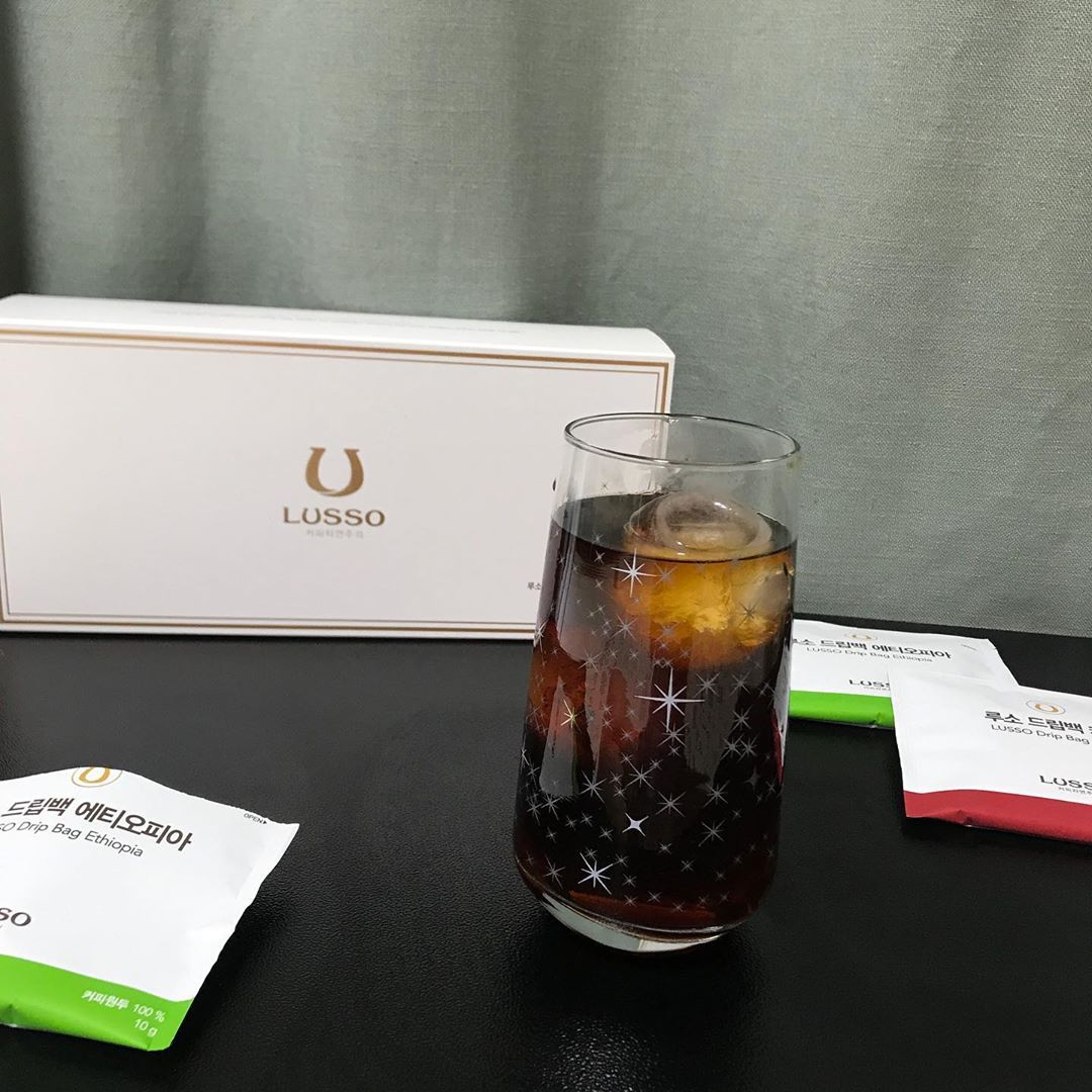@l._.hi shared a photo on Instagram: “비가와서 캠핑 못가는 요즘_☕️ 집에서도 캠핑가서도 편하게 먹기 좋으