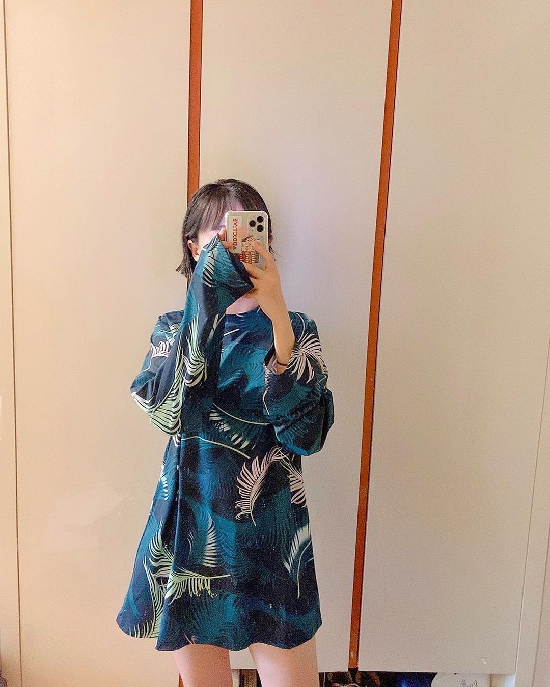 박영신🍑🍒🍰🥑🍋🍊🍫🍭 on Instagram: “신상 오버핏 래쉬가드 ! 남녀공용으로 부담없는 사이즈에요 🤍 . . . #HMUS #HMUS래쉬가드 #오버핏래쉬가드 #오버핏래시가드 #에이치
