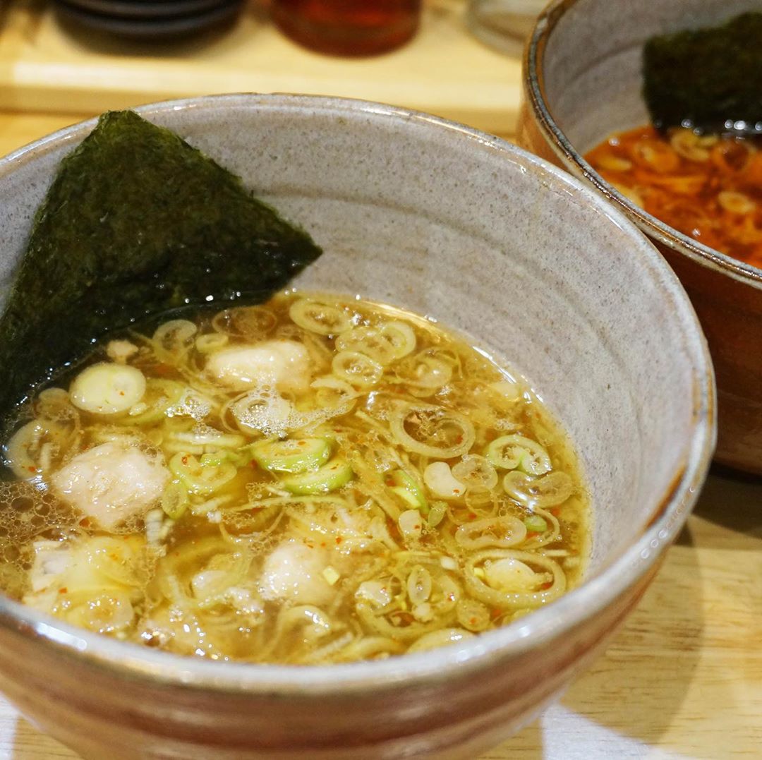 Ming on Instagram: “신상 홍대라멘 맛집 ๑•_•๑ 더운 여름에 먹기 좋은 츠케멘 . . ღ 츠케멘 담백한 육수에 맵지 않게 즐길 수 있는 면요리 기본적으로 양이 많은데 면러버는 추가 가능하니