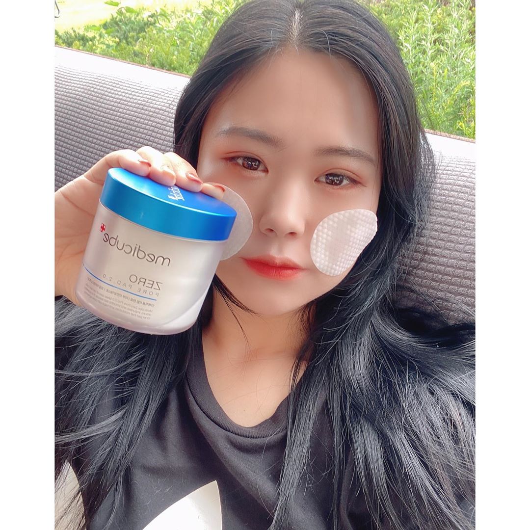 느린토끼 on Instagram: “메디큐브 제로모공패드!! 화장 전에 한번씩 닦아주면 넘 조아요❤️ #메디큐브, #제로모공패드, #2.0, #모공타이트닝, #모공챌린지, #필링패드, #모공관리, #