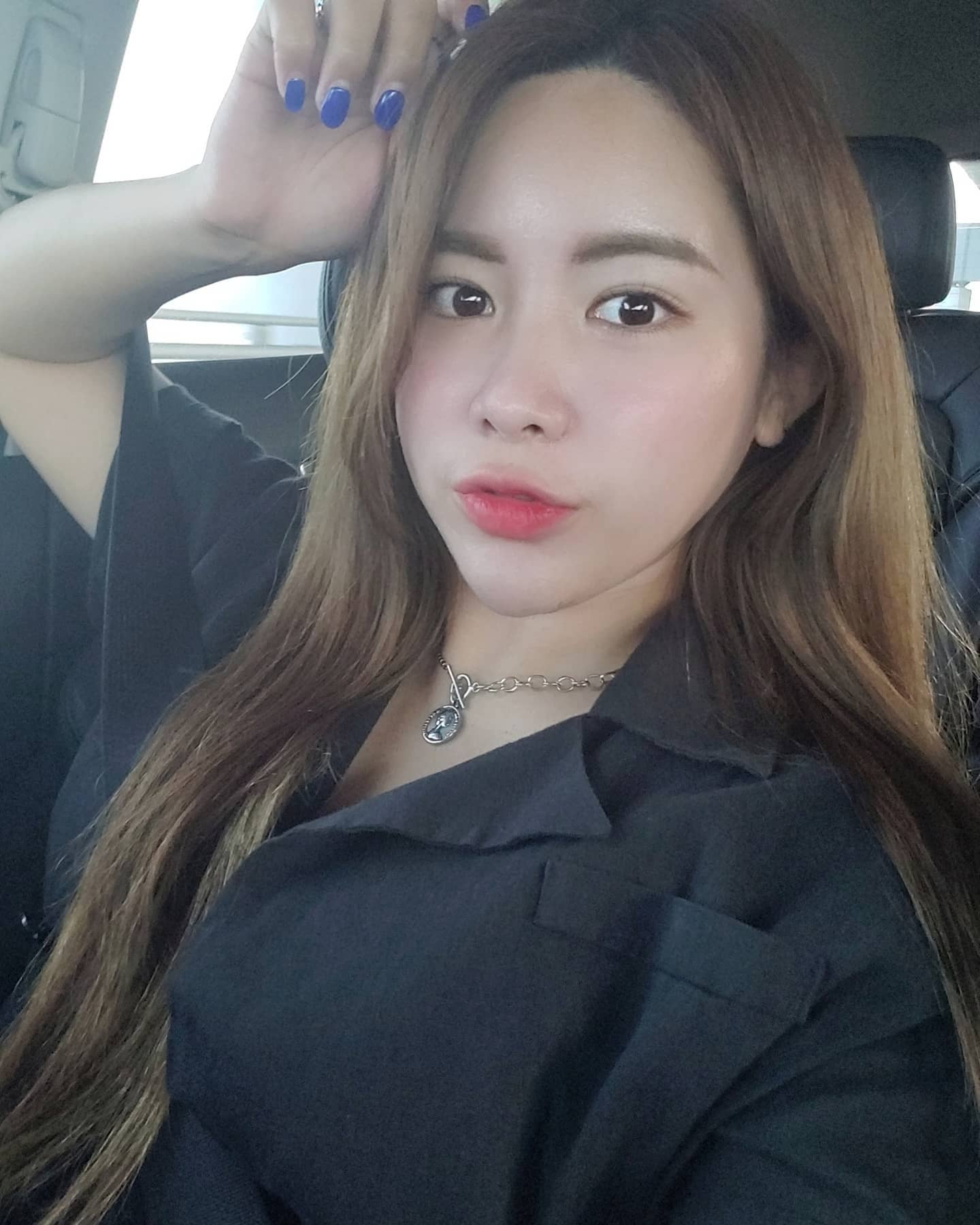 머리카락만 잘기는구나...#시간아멈춰라