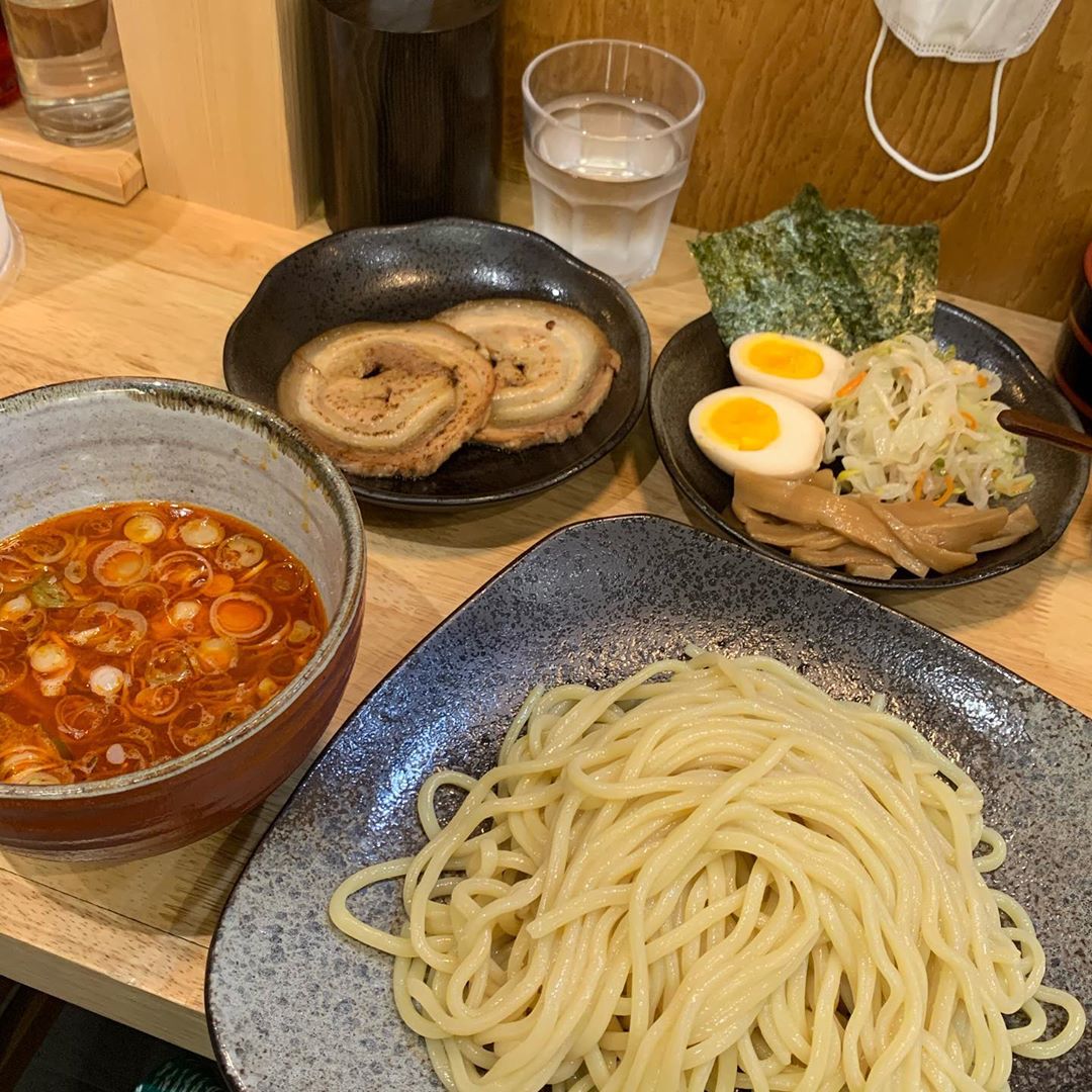 ᴊ ɪ ɴ s ᴏ ʟ on Instagram: “홍대 츠케멘 맛집 츠케루! 요즘 카페나 식당가면 마스크 두기가 애매한데, 식ᄉ