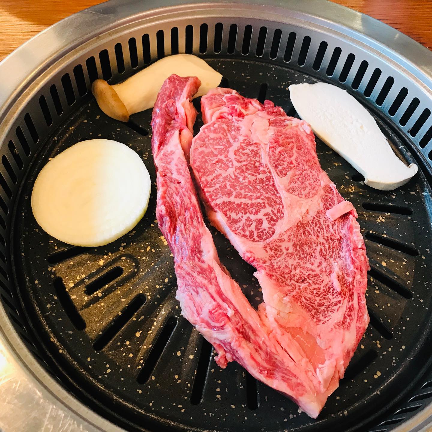 투뿔한우가 너무 순식간에 사라짐 ㅠㅠ
#곤지암맛집 #하나정 #곤지암소머리국밥 #hanwoo