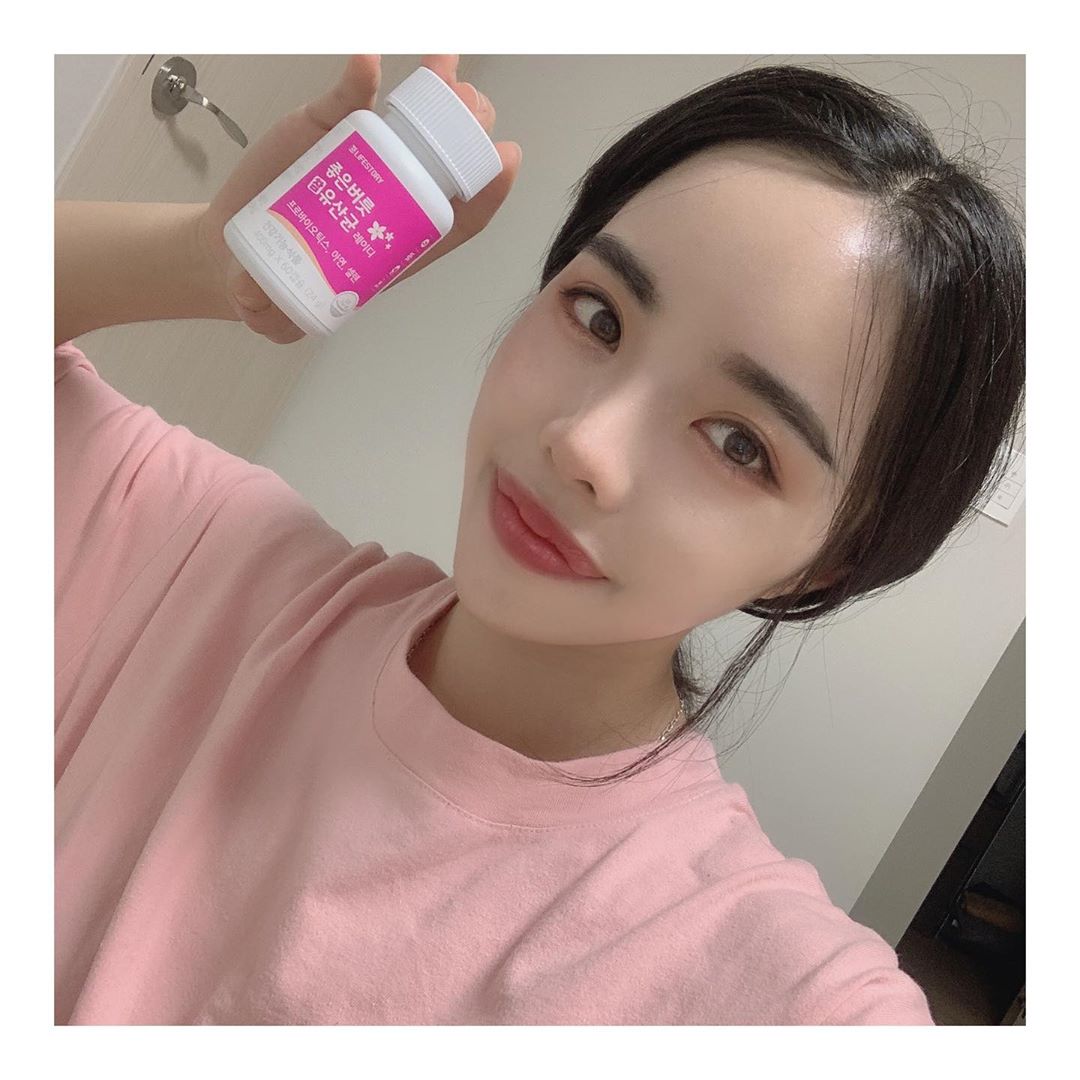 하련 ღ on Instagram: “데일리로 꾸준히 챙겨먹는 좋은버릇 참유산균 레이디‼️ 좋은버릇 유산균은 식약처에 등록된 프로바이오틱스 19종 모두 〰️함유 된 제품이에요! 식물성 캡슐