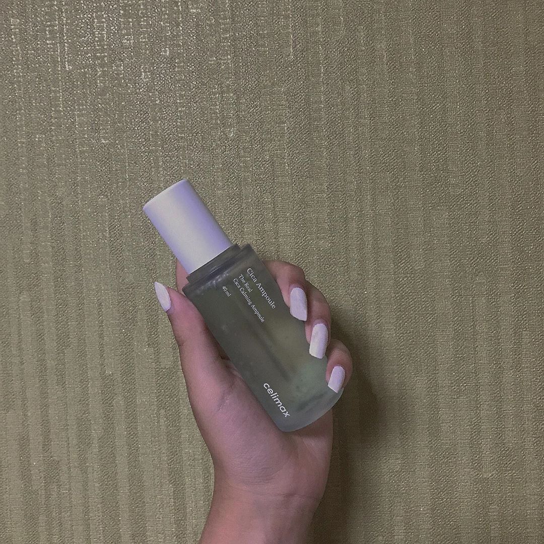 지후여왕님’s Instagram profile post: “피부가 많이 민감한 사람들도 쓰기 좋은 시카 카밍 앰플 ✨ 무거운 느낌보단 가벼운 느낌이 드는 제품이라 여름철에 사용하기 딱 좋은 제