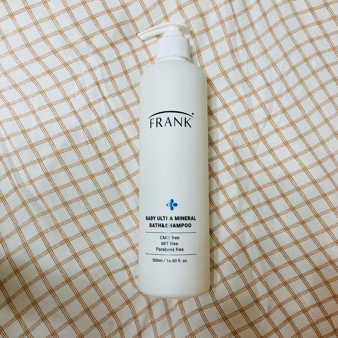 Seowoo💕’s Instagram photo: “- 프랭크 울트라 미네랄 바스앤드샴푸 거품도 잘나고 목욕하고나서 건조함없이 촉촉!! ✅ 촉촉한 보습막형성해서 피부를 보호 ✅ 여린아가피부에 수분과 영양을
