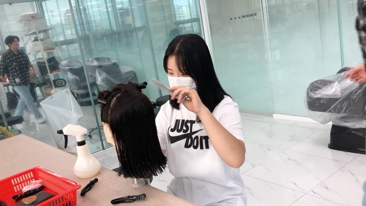너무 사랑하는 우리 다혜❤️
기특한 우리 다혜❤️
지금처럼만 자라다오👍✨
떳떳하게 너를 자랑하고 높은 자리에 올릴 수 있게 선생님도 열심히 할게! 💪
#뷰티예고 #고다혜 #sbs아카데미뷰티스쿨 #이서영실장

#첫줄반사 #인친 #선팔하면맞팔 #청라 #송도 #학익동 #동암 #송내 #중동 #상동 #시화 #구월동 #영종도