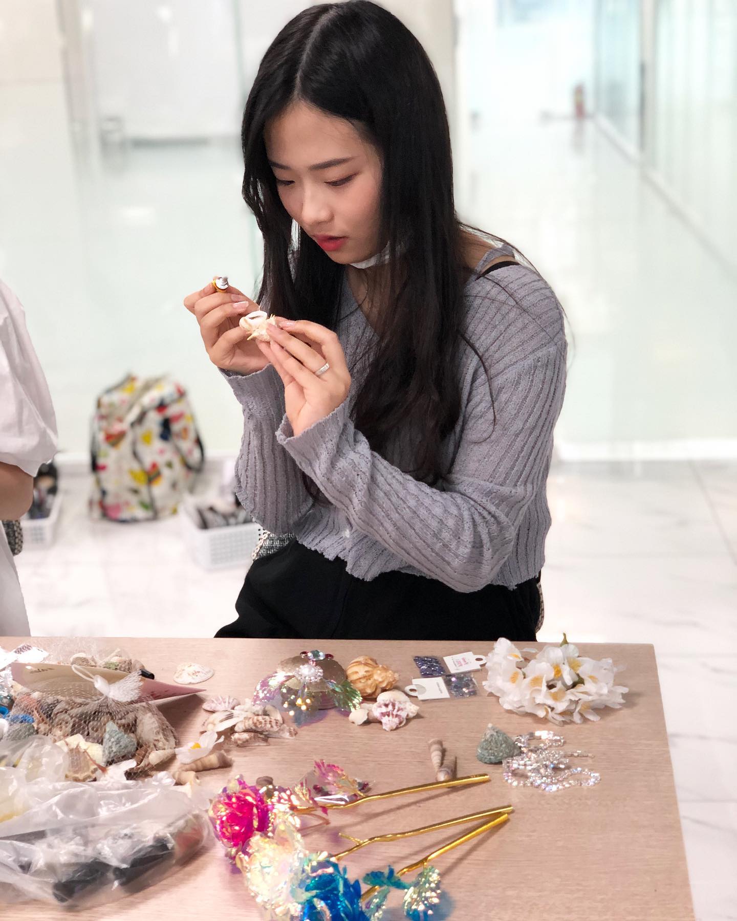 안세은 여신이야? 쌤 좋아해줘서 너무 고마워 배로 잘해줄게💕✨
#사랑하는안세은
#네일아트 #아트마스크 #서경대학교미용예술학과 #오브제 #피부 #헤어 #메이크업 못하는 거 없는 우리 세은이

#서경대 #서경대학교미용과 #서경대미용실기 #메이크업아티스트 #모델 #훈남 #훈녀 #인천메이크업학원 #부평메이크업학원 #셀스타그램 #좋아요반사 #인친 #인스타데일리