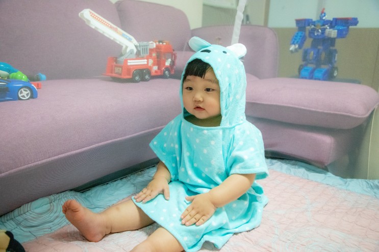 집에선 아기목욕타올 해변에선 유아비치가운 너무 귀여워!