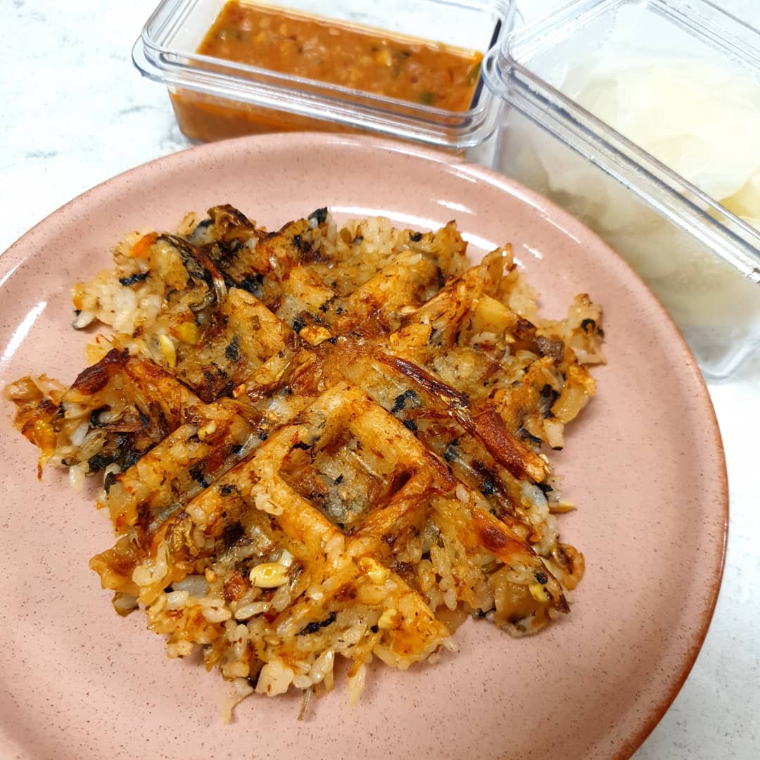 -
와플은 역시
비빔밥와플이지🧇

#역시는역시👍 
#돼지런한생활
#와플기계레시피