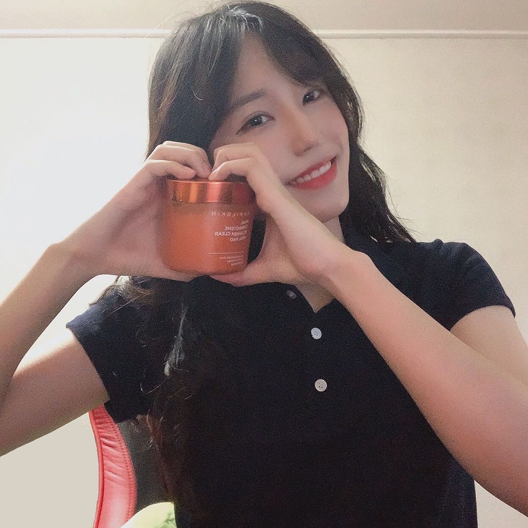 임셩 on Instagram: “☀️[에이프릴스킨] 리얼 캐로틴 블레미쉬 클리어 비타패드☀️ 더운 날씨에 지