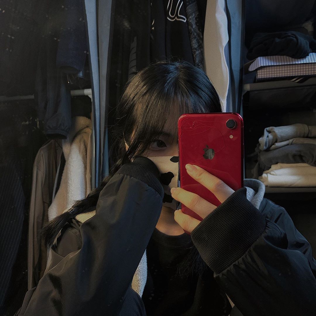 @seoxeon_i on Instagram: “🖤 #패션 #마스크 #with #kyul 🖤 💡이런 분들에게 추천해요💡 ✔️식상한 마스크는 이제 질려요! ✔️숨쉬기 불편해요! ✔️유니크한 마스크가 필요해요! 폴리우레탄