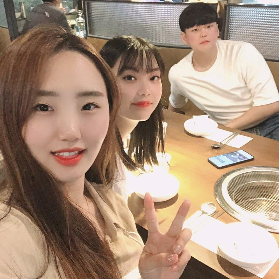 오산에서 대전까지와준 친구들! 친구덕에 처음으로 손톱케어도 받아봣네요!!😁
.
.
.
#셀카 #일상 #셀카그램 #셀스타그램 #셀피 #selfie #데일리 #좋아요 #맞팔 #소통 #daily #선팔 #네일 #기본케어 #팔로우 #좋아요반사 #선팔하면맞팔 #맞팔선팔 #선팔맞팔환영 #선팔해요 #맞팔하면선팔 #ootd #선팔후맞팔 #f4f #like #follow #like4like #daily #instalike #like4likes #like4follow