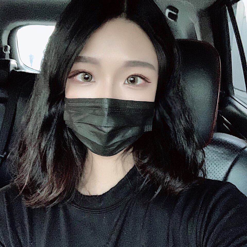 속눈썹연장 해야되는데 ,,