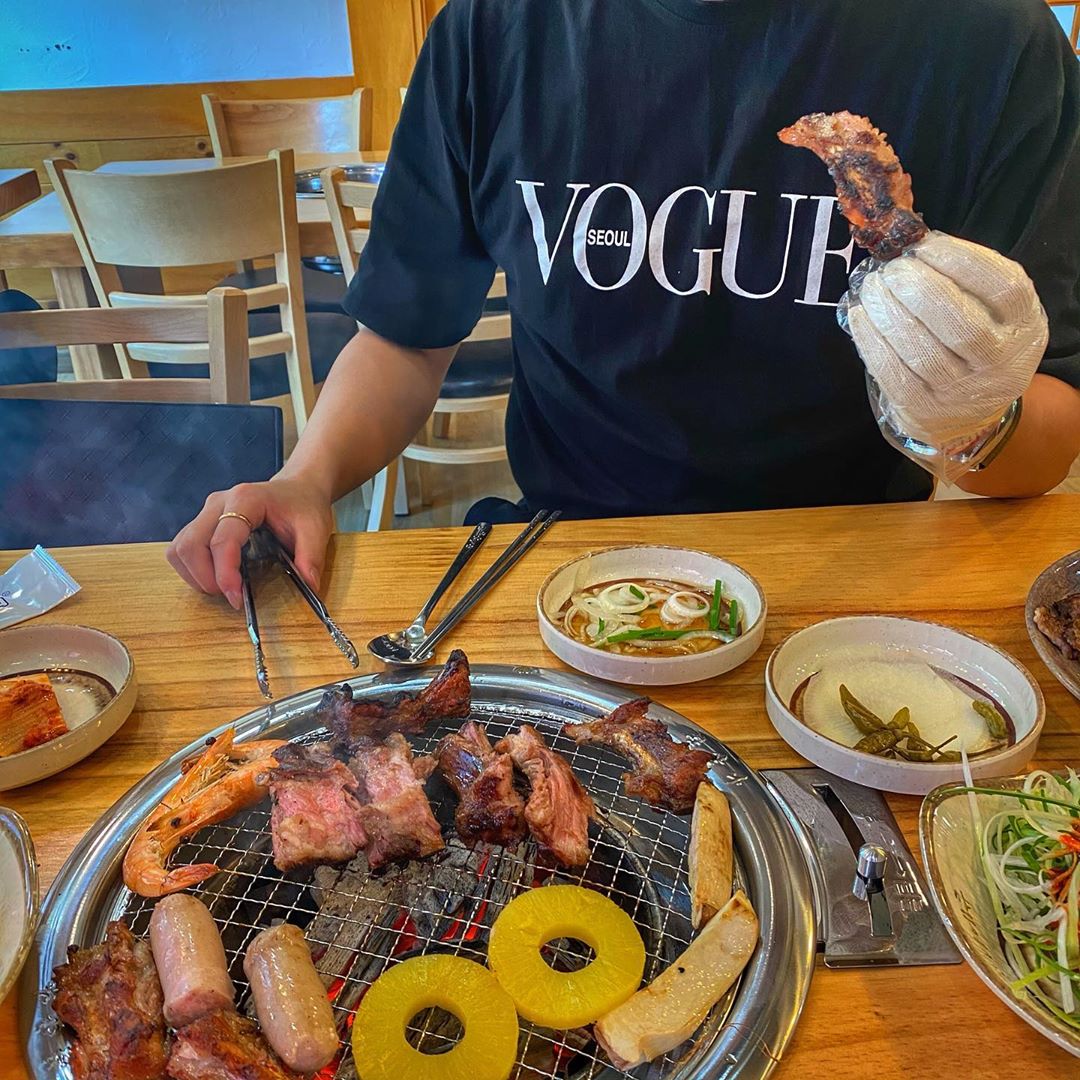 𝚂𝚊𝚗𝚐𝚓𝚞𝚗𝚍𝚊𝚎𝚞𝚗𝚣𝚣𝚊𝚗𝚐 on Instagram: “광고입니다. ⠀ 식객이라면 파주에서는 "숑스바베큐" ⠀ 다들 고기 좋아하시죠!? 그 중에서 등갈비는 두 말하면 잔소리죠🤫