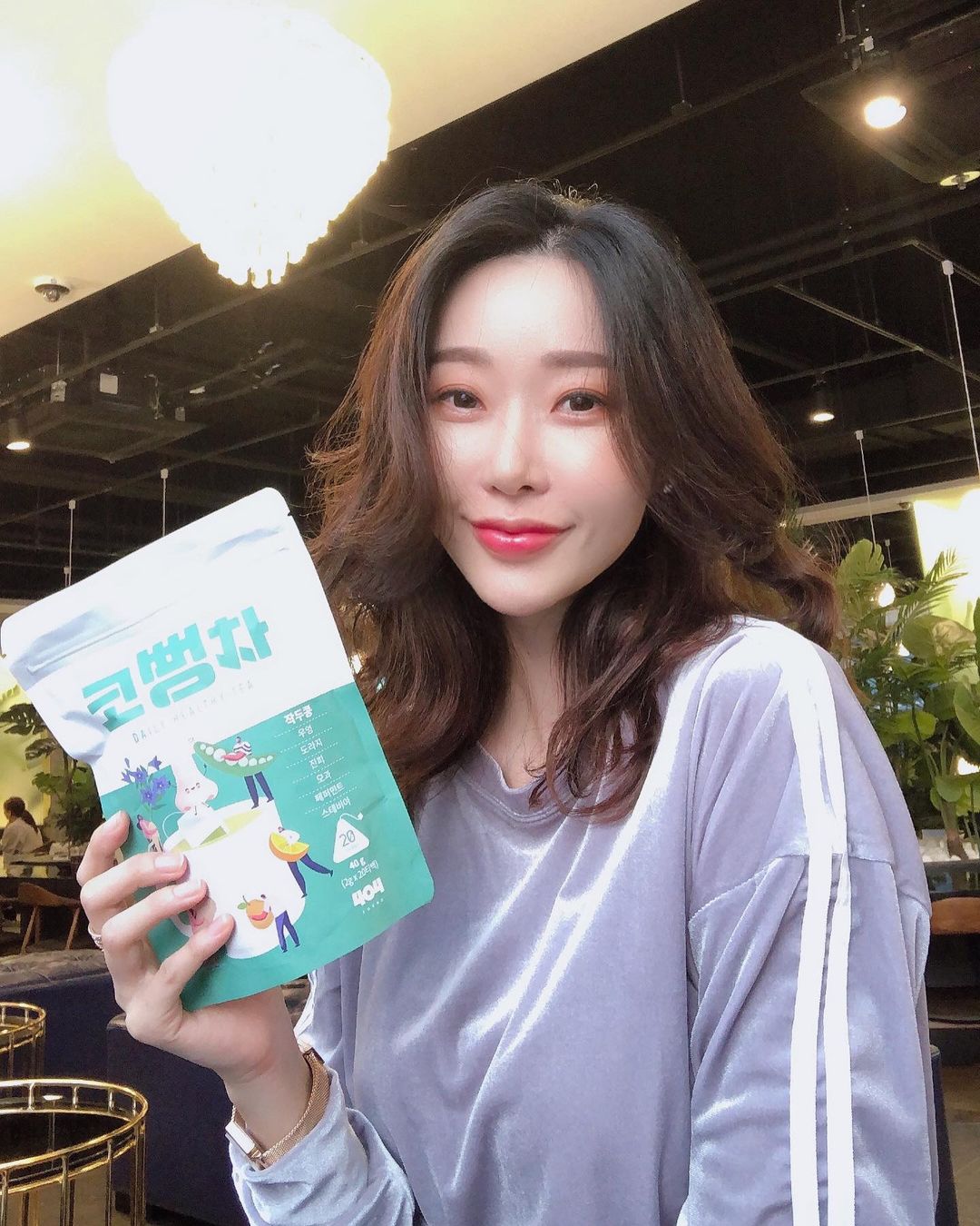 @space_jeong on Instagram: “날씨가 쌀쌀해지면서 막히기 시작하는 코👃🏼 ㅠㅠ 뻥 뚫으려구 코뻥차 주문했어요 ㅎㅎ 구수한 향과 개운한 맛! 물처럼 자주 마시기 좋네요~…”