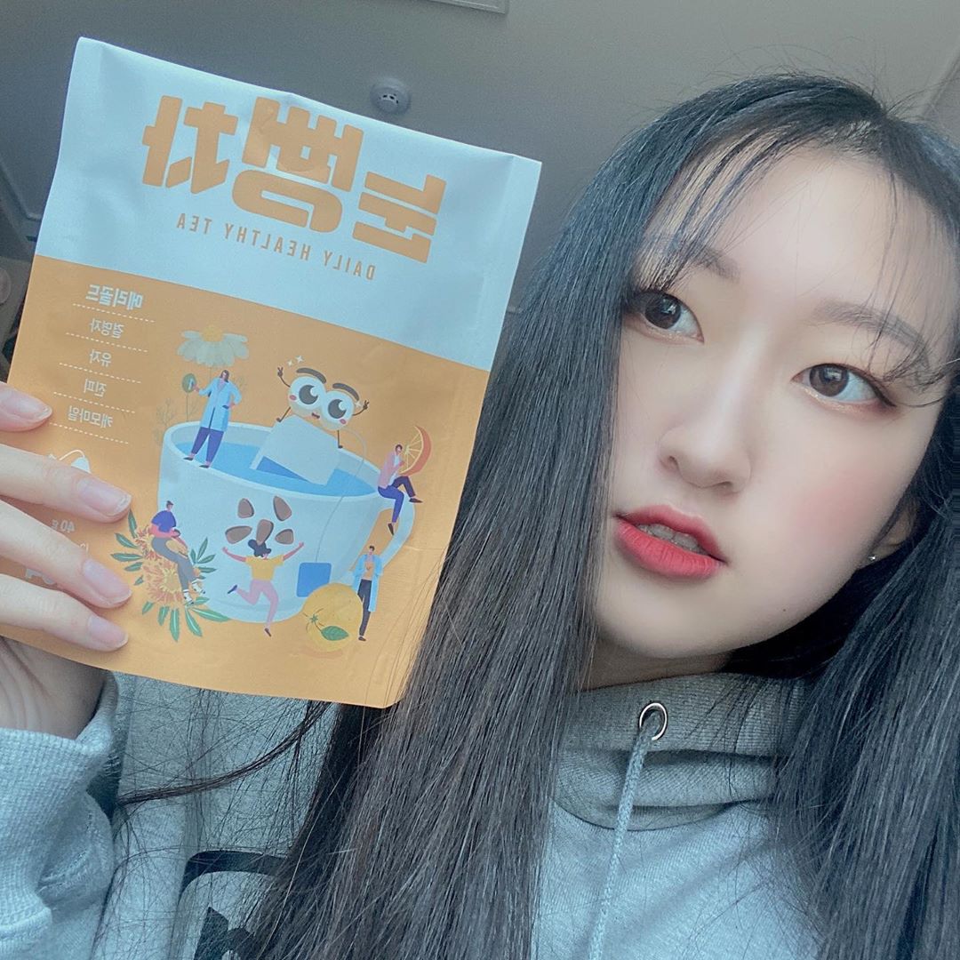 윤채연 on Instagram: “. 디자인도 예쁘고 이름이 재미있는 눈뻥차 ఇ 예쁜 노란색 색감과 허ᄇ