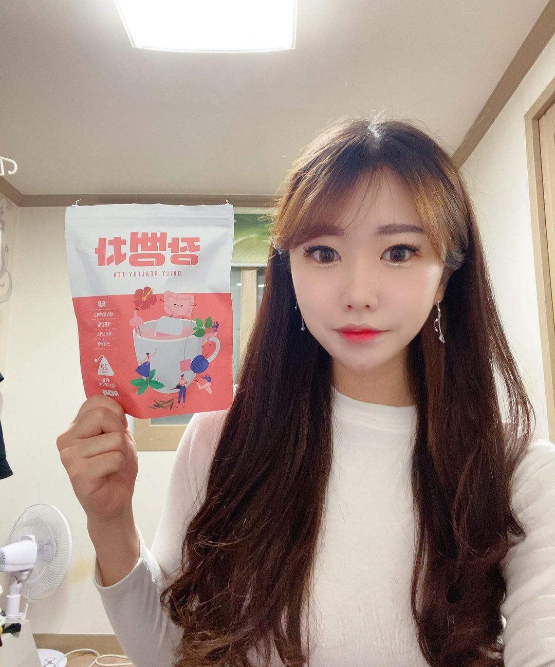 원영 ʕ•ᴥ•ʔ’s Instagram profile post: “❗️변비,다이어트에 좋은 장뻥차 ❗️ 주재료인 ✔️푸른,캐러웨이씨앗->식이섬유 풍부해서 변비,체중감량 ✔️히비스커스-> 노화방지,다