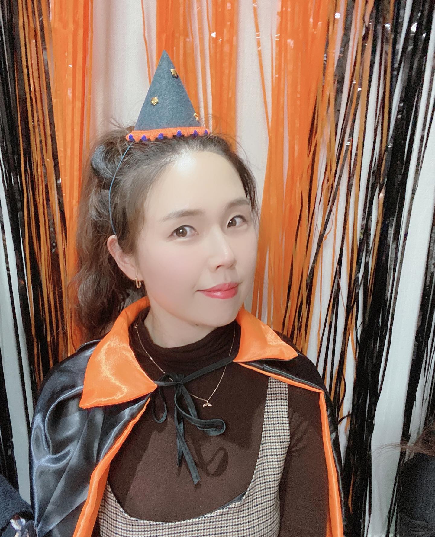 #🦄
⠀ ⠀⠀⠀⠀⠀⠀⠀⠀⠀⠀⠀⠀⠀⠀ ⠀⠀⠀⠀⠀⠀⠀⠀⠀ ⠀⠀⠀⠀⠀⠀⠀⠀⠀⠀⠀ ⠀ 
홍태경이 빌려준 망토로 완성된 할로윈 룩

누구를 위한 할로윈 파티인가
그 중 제일 신난애😈

#할로윈파티 #할로윈 #해피할로윈#홈파티#파티햇 #파티햇제작