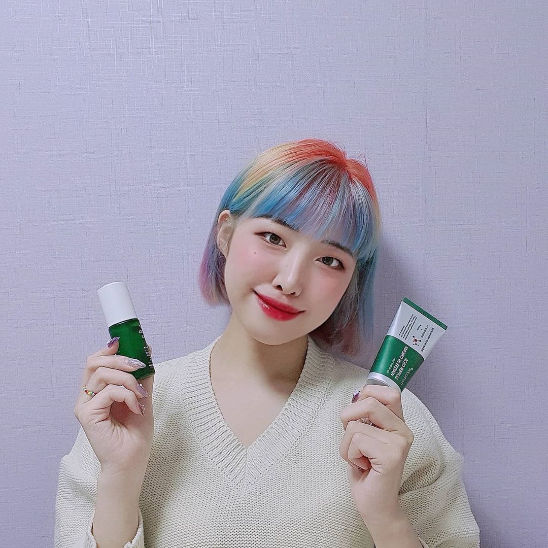김예지 Yeji on Instagram: “🌿메디큐브 슈퍼시카 앰플, 크림🌿 . 병풀추출물이 함유되어있는 #메디큐브 #슈퍼시카 앰플, 크림 사용해봤어요‼️ 수분 공급, 피부 진정, 유수분 밸런스에 효과