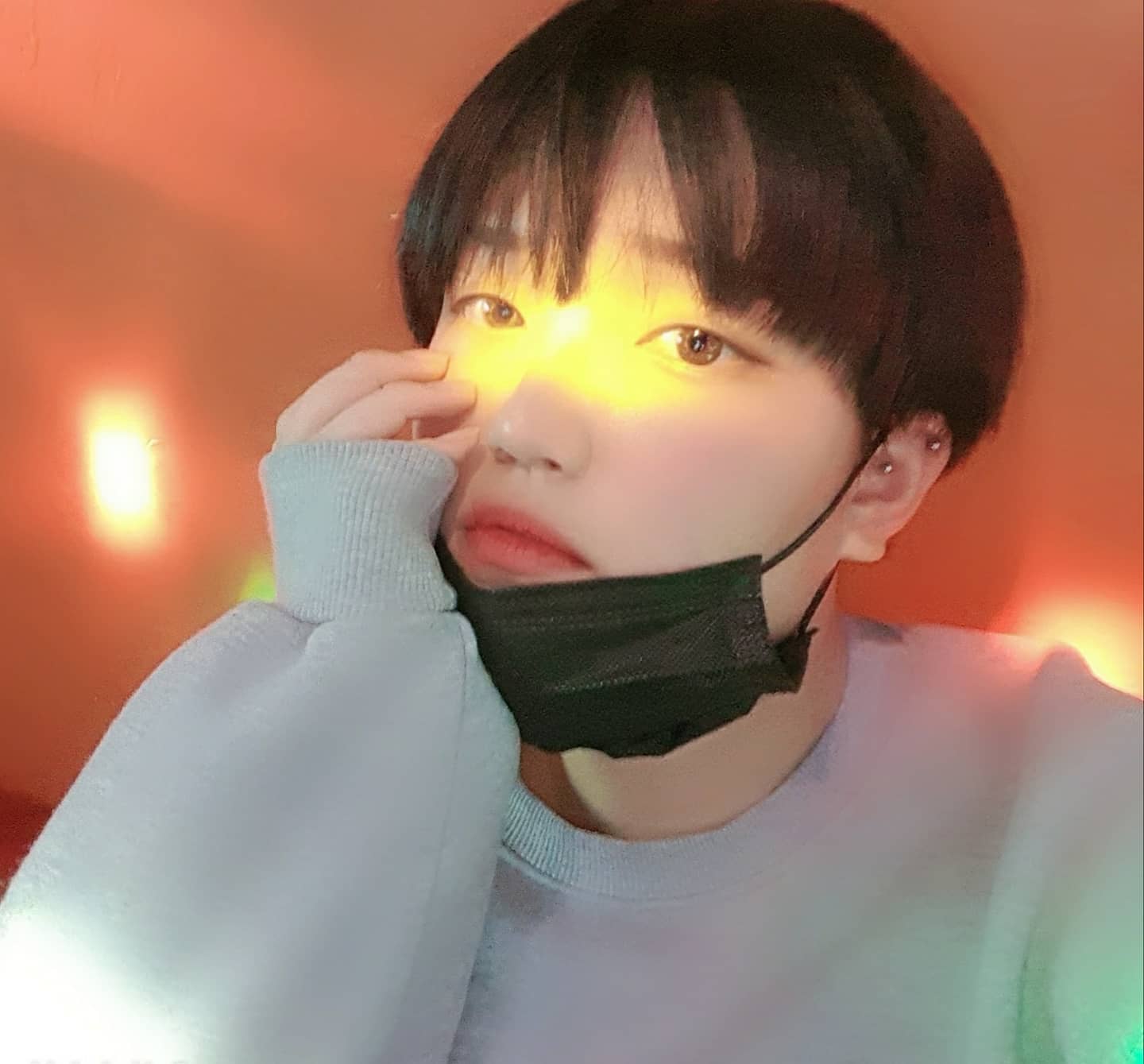 히힛...❤
오늘 사진 엄청 잘 찍었어ㅠㅠ
3번째 사진 눈에 빛 아니면 내 최애사진..