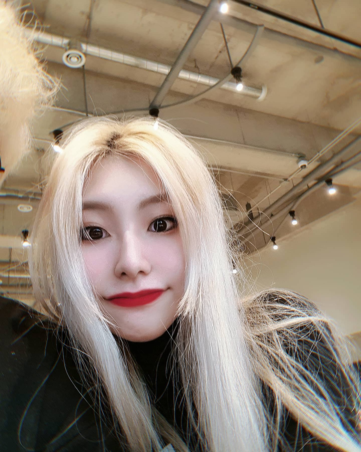 다음 머리색은 뭘 해볼까나😺

#pink #blonde ▶️ ???