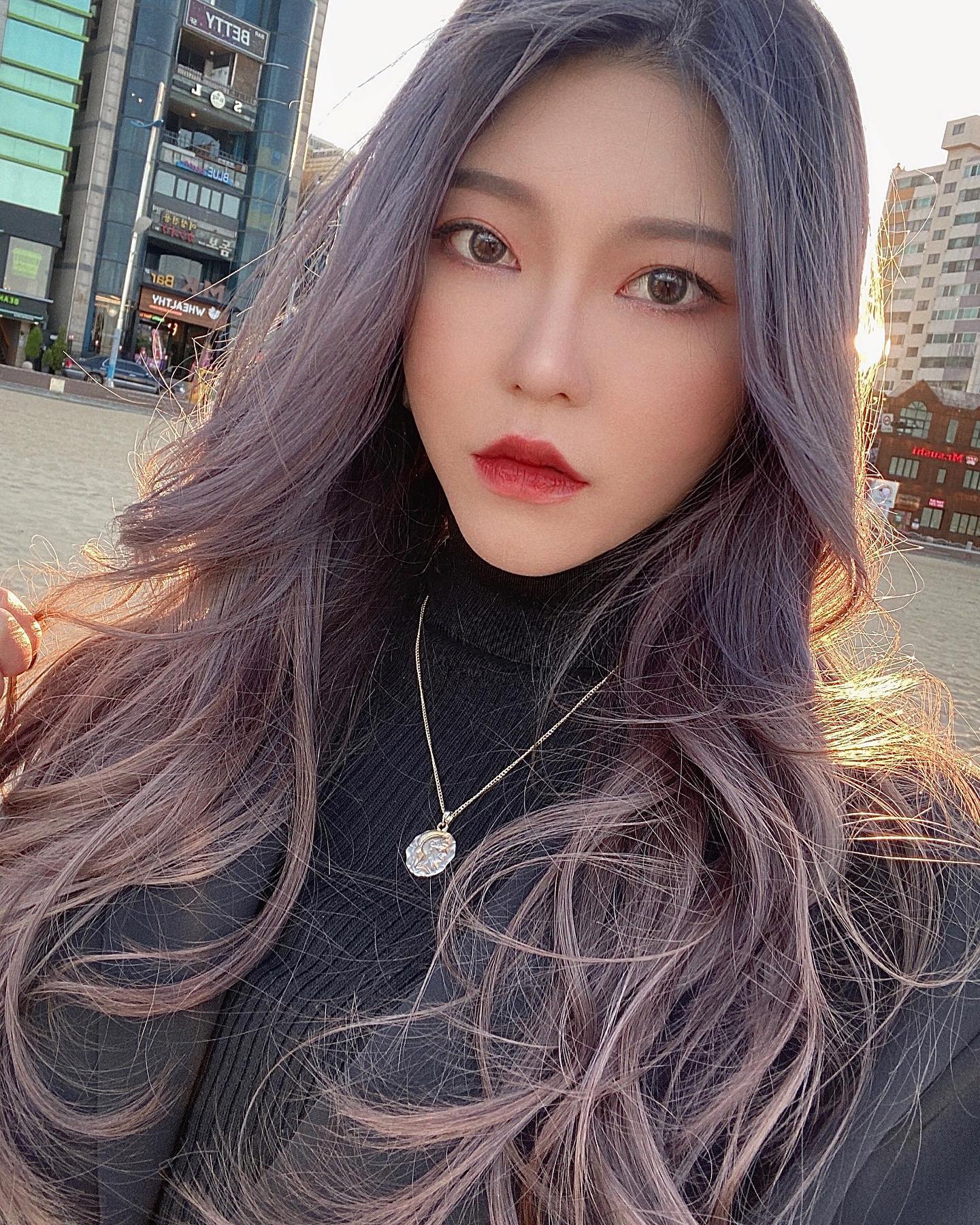 세상에..자연광에서 색깔 더 이뿌쟈나❤️
byus.min 예쁜 머리 해주셔서 너무 감사합니다🥰!!
#바이어스 #퍼플그레이 #퍼플그레이염색