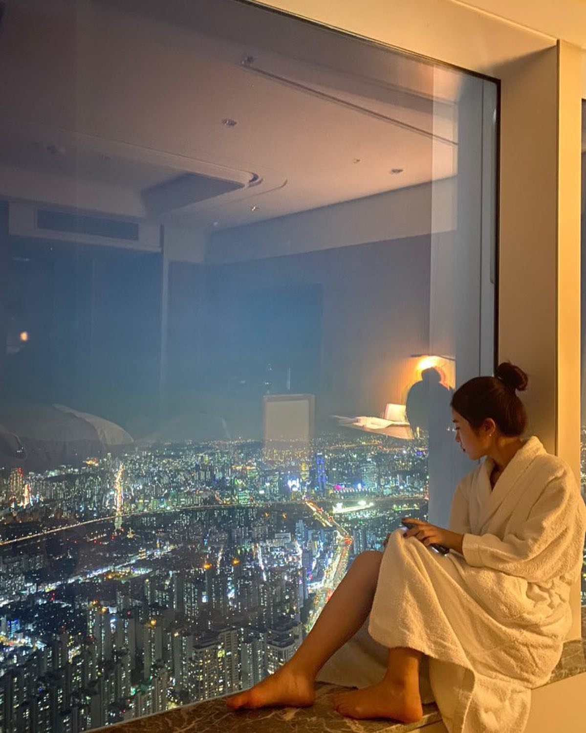 롯데월드가 아주 작게 보이는 93층,,☺️